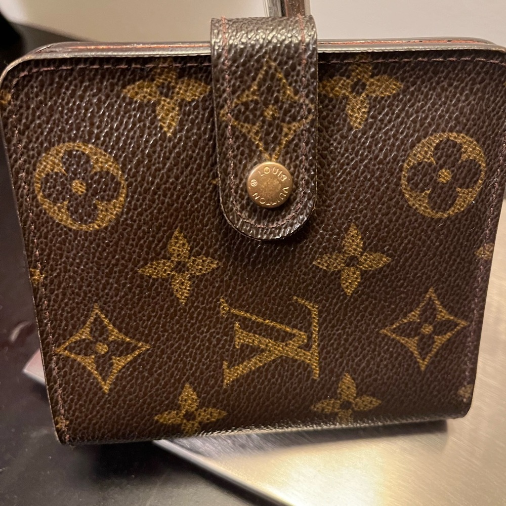 Authentic Louie Vuitton Compact Monogram Wallet